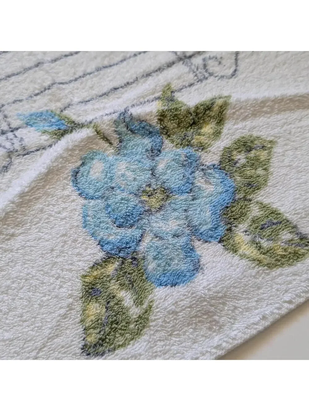 Vintage Bath Towel with Blue Floral Pattern